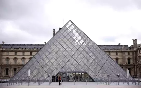 Louvre Soygununda İki Şüpheli Gözaltında