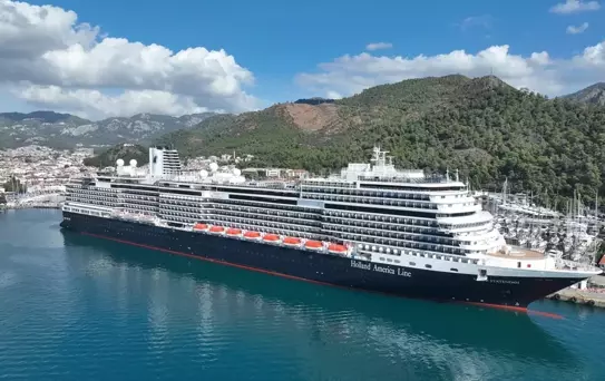 Marmaris'e Dev Kruvaziyer Gemisi Geldi