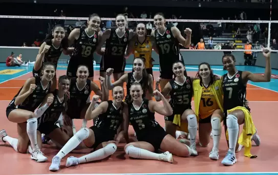 VakıfBank, Galatasaray'ı 3-0 Geçti