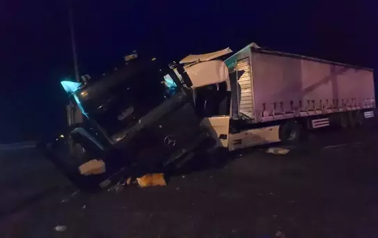 Suluova'da Tır Kazası: 3 Yaralı