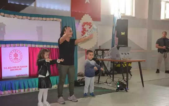 Gülnar'da Çocuk Şenliği Coşkusu