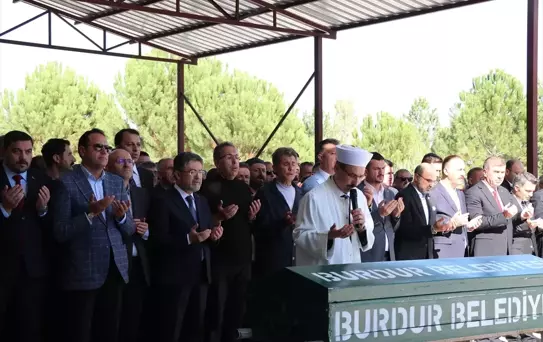 Ahmet Gümen'in Annnesi Defnedildi