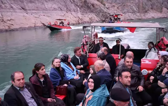 Vali Aydoğdu Kemaliye'de Esnaf Ziyareti