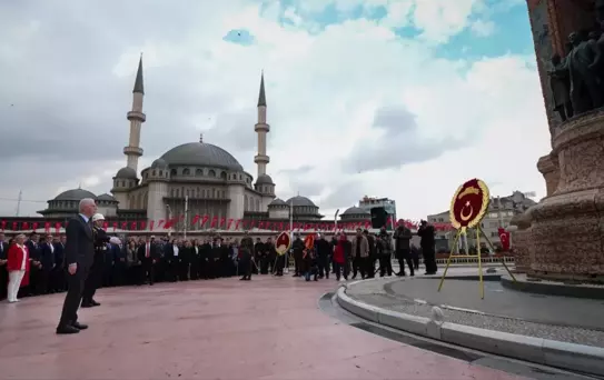 29 Ekim Cumhuriyet Bayramı Taksim'de Kutlandı