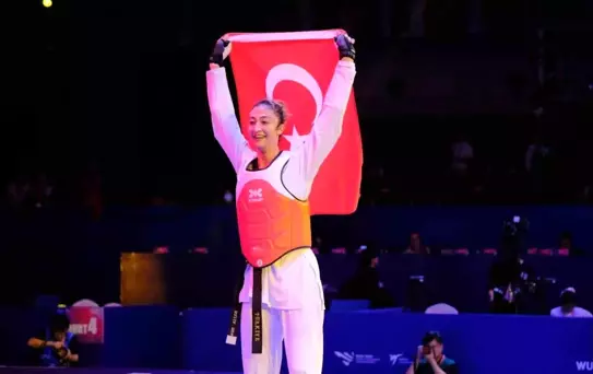 Nafia Kuş Aydın, Dünya Taekwondo Şampiyonu Oldu