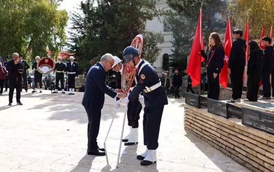Sivas'ta Cumhuriyet Bayramı Töreni ve Fidan Dağıtımı