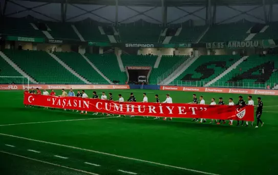 Sakaryaspor, İnegölspor'u 4-0 Yendi