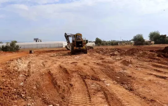 Kepez Belediyesi'nden Zeytinlik Mahallesi'ne Yeni Pazar Alanı