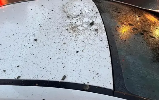 Lüleburgaz'da Üst Geçitten Kopan Beton Parçaları Otomobile Düştü