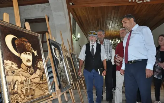 Silifke'de 'Cumhuriyet ve Atatürk' Temalı Sergi Açıldı