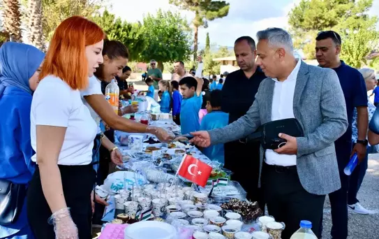 Gazze İçin Kermes Düzenlendi