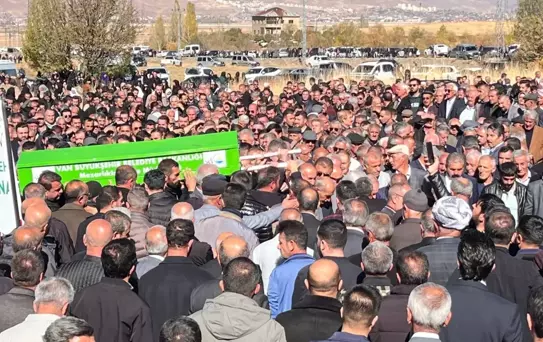 Van'da Üç Kişi Trafik Kazasında Hayatını Kaybetti