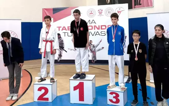 Yunusemre Belediyespor Tekvandocuları Başarıyla Döndü