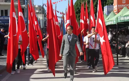 Antalya'nın ilçelerinde 29 Ekim Cumhuriyet Bayramı kutlandı