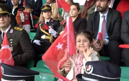 Bingöl'de 29 Ekim Coşkuyla Kutlandı