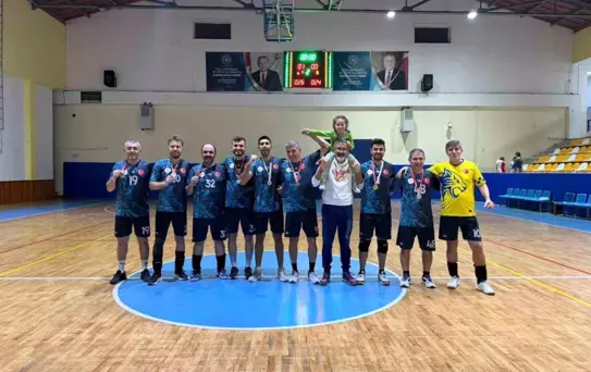 Kamu Spor Oyunları'nda Voleybol Şampiyonu: İl Sağlık Müdürlüğü