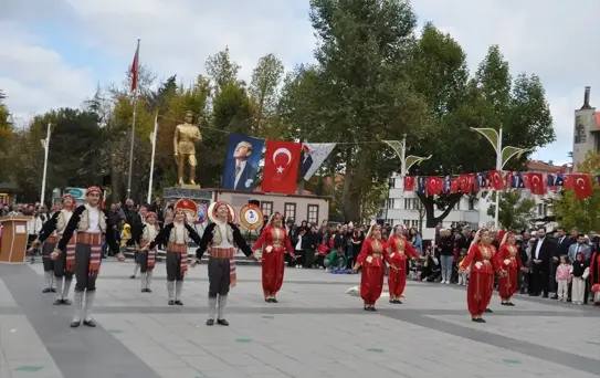 Konya ve çevre illerde Cumhuriyet'in 102. yıl dönümü kutlanıyor