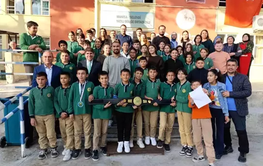 Şampiyon Güreşçi Feyzullah Aktürk Selendi'de