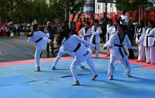 Siirt, Batman ve Mardin'de 29 Ekim Cumhuriyet Bayramı törenlerle kutlandı