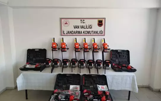 Van'da 430 Bin Liralık Kaçak Eşya Ele Geçirildi
