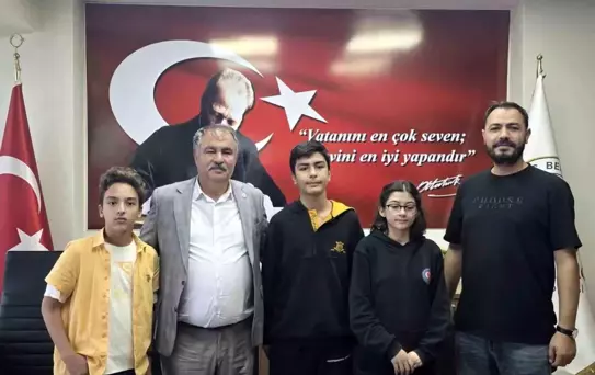 Beyağaç'tan Öğretmene Fahri Hemşehrilik Beratı