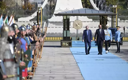 Cumhurbaşkanı Erdoğan, Almanya Başbakanı Merz'i resmi törenle karşıladı