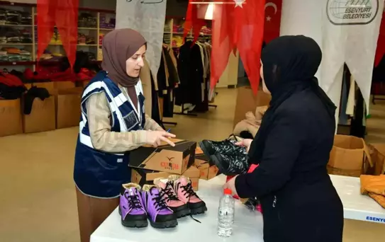 Derman Çarşı, İhtiyaç Sahibi Vatandaşların Yüzünü Güldürüyor