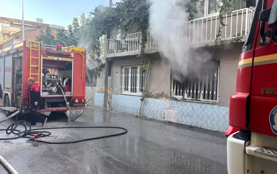 Denizli'de Ev Yangını Kontrol Altına Alındı