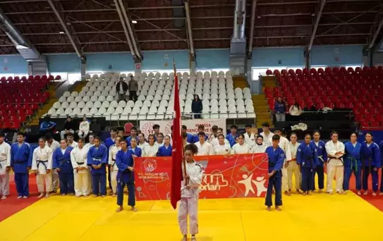 2025-2026 Okul Sporları Müsabakaları Manisa'da Başladı