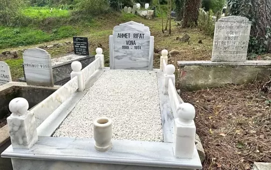 Perşembe Belediyesi'nden Ahmet Rıfat Vona'nın Kabrinde Bakım Çalışması