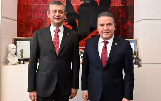 Özgür Özel'den hapisteki Muhittin Böcek'le ilgili olay iddia: Teklif götürdüler