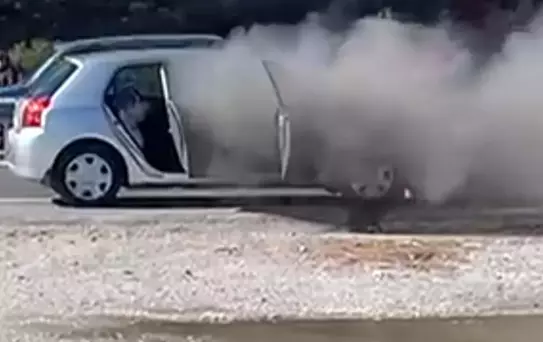 Muğla'da Seyir Halindeki Otomobilde Yangın Çıktı