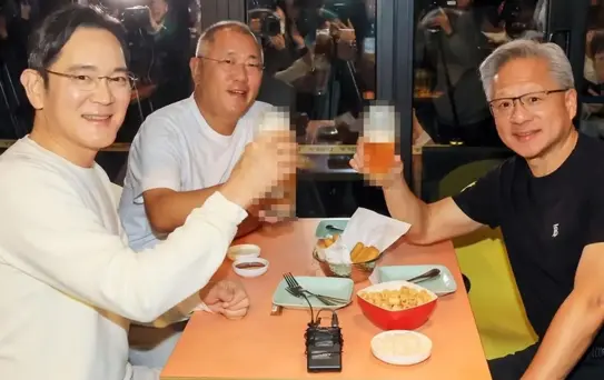 Samsung, Hyundai ve Nvidia'nın CEO'ları aynı masada