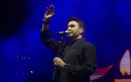 Mustafa Ceceli Bursa'da Cumhuriyet Bayramı Konseri Verdi