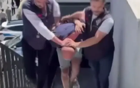 Ayasofya'ya Kundaklama Girişimi