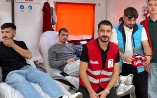 Öğrencilerden Kan Bağışı Dayanışması