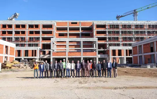 Edremit Devlet Hastanesi'nin İnşaatı Devam Ediyor