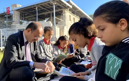 Osmaniye'de Tarihi Camide Kitap Okuma Etkinliği