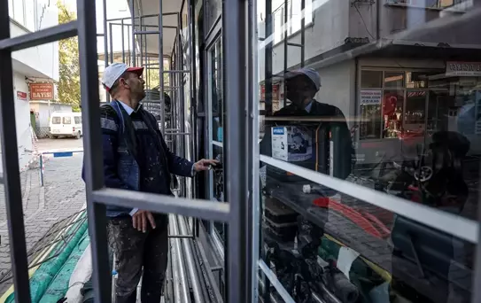 Sındırgı Esnafı Depremlerden Zarar Gördü