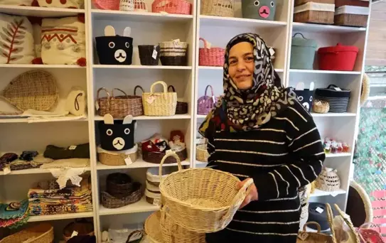 Yalova Kaplıcalarında Atık Kağıtla Sepet Üretimi