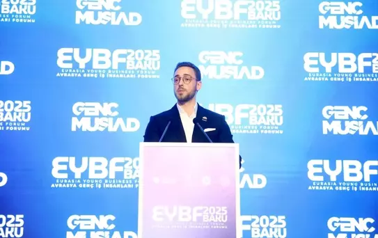 Bakü'de Genç İş İnsanları Forumu Düzenlendi