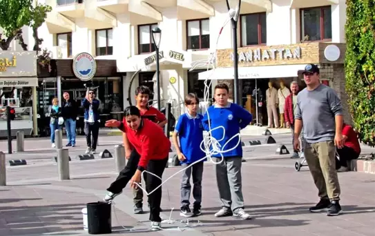 Çeşme'de Renkli Kültür Yolu Festivali