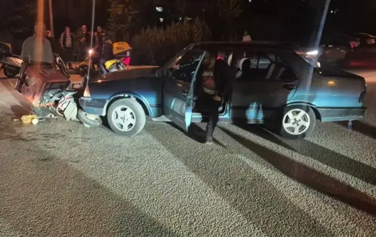 Eskişehir'de Motosikletli Kurye Yaralandı