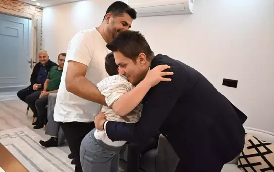 Kaymakam Çakır'dan DMD Hastası Abdurrahim'e Doğum Günü Ziyareti