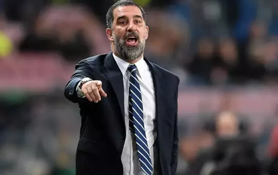 Arda Turan, ligdeki ilk derbisinde 3 puana ulaştı