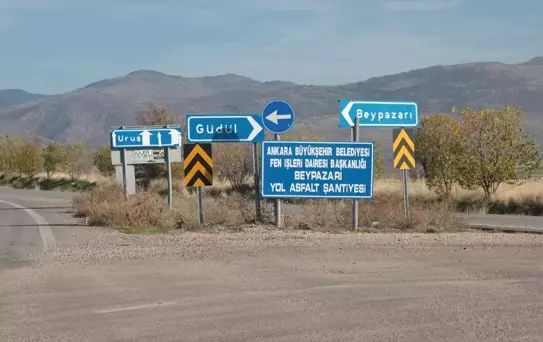 Beypazarı'nda Trafik Levhaları Yenileniyor