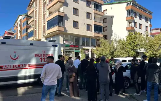 Otomobilin çarptığı 2 öğrenci yaralandı