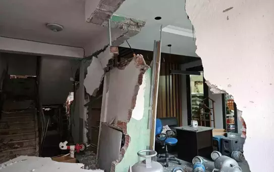 Sındırgı'daki Depremler Esnafı Derinden Etkiledi