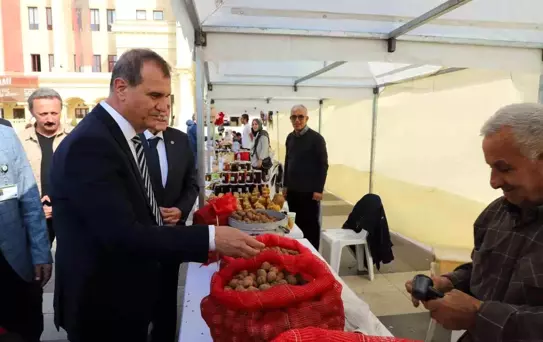 Büyükçekmece'de 'Üreticiden Tüketiciye Kışa Merhaba Pazarı' Açıldı