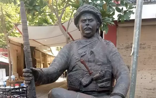 Danişmentli İsmail Efe'nin Heykeline Yapılan Ziyan Onarıldı